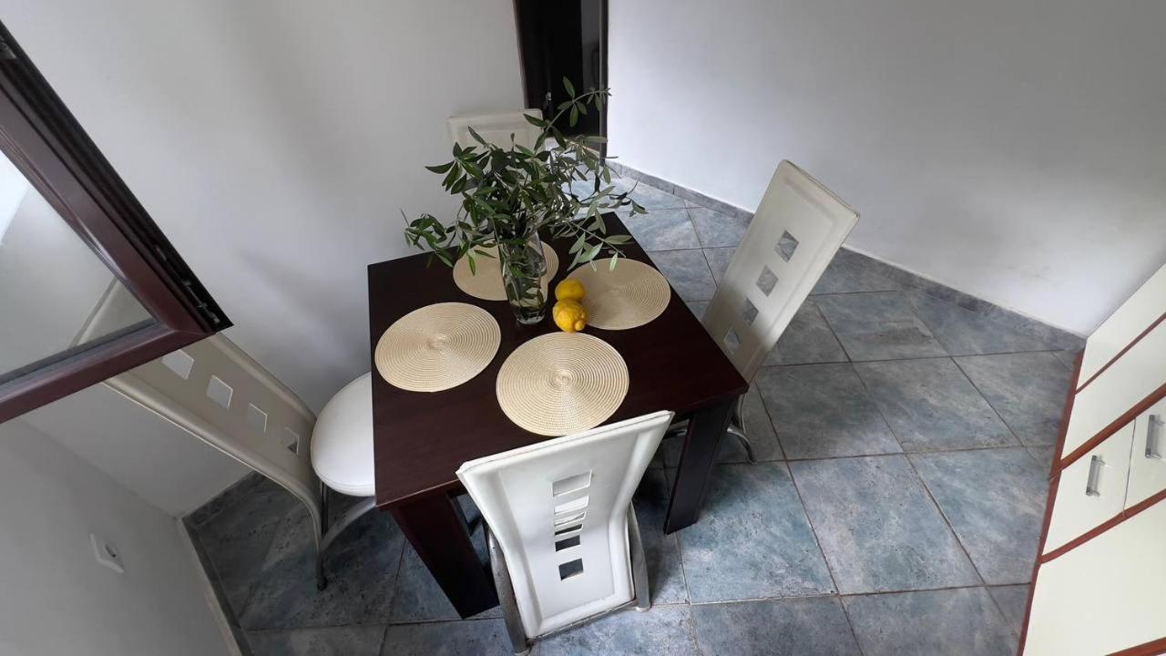 Apartments Arina Крашичі Екстер'єр фото