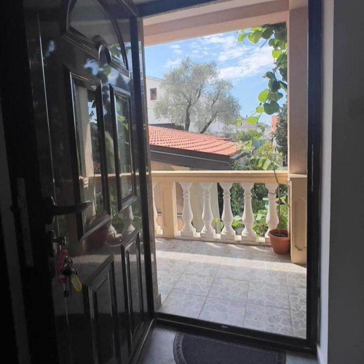 Apartments Arina Крашичі Екстер'єр фото